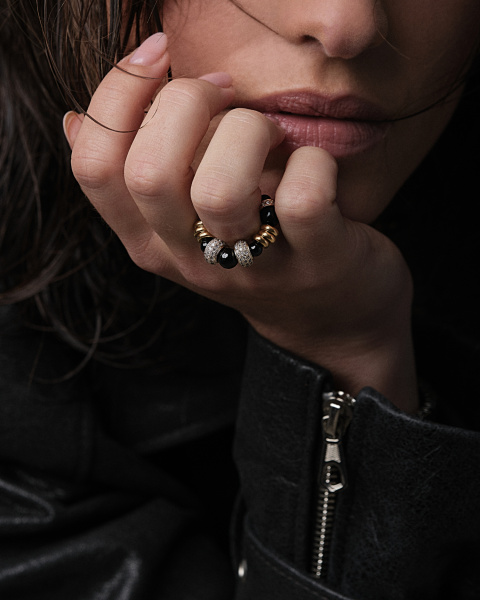 Nefertiti Black Ring Nefertiti Black Ring