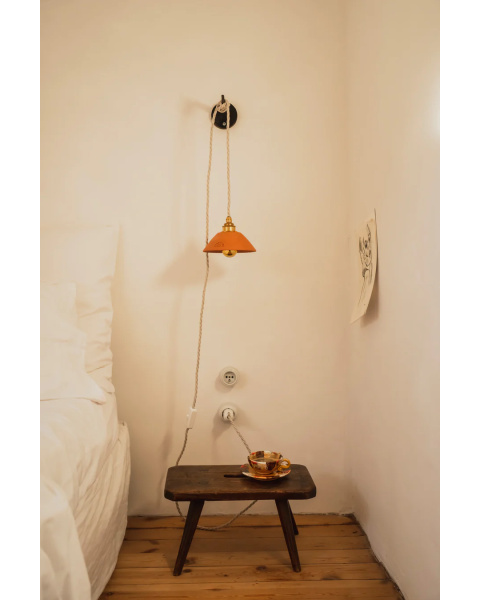 PITCHOUN - Terre cuite rouge - Suspension - Avec rosace en porcelaine PITCHOUN - Terre cuite rouge - Suspension - Avec rosace en porcelaine