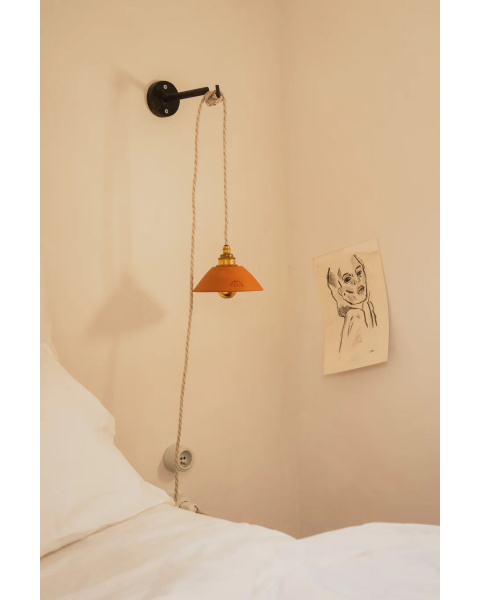 PITCHOUN - Terre cuite rouge - Suspension - Avec rosace en porcelaine PITCHOUN - Terre cuite rouge - Suspension - Avec rosace en porcelaine
