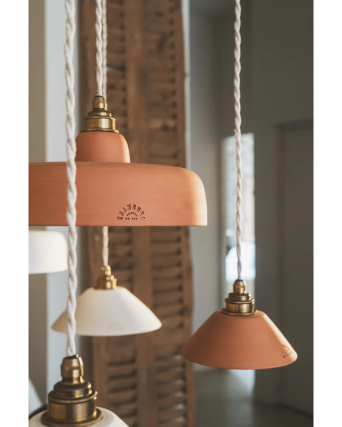 URSULE - Terre cuite rouge - Suspension - Avec rosace en porcelaine URSULE - Terre cuite rouge - Suspension - Avec rosace en porcelaine