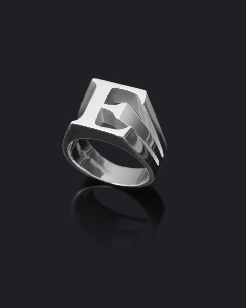 RING E