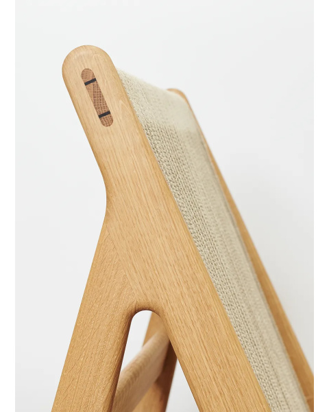MR01 Armchair in solid oak MR01 Armchair in solid oak