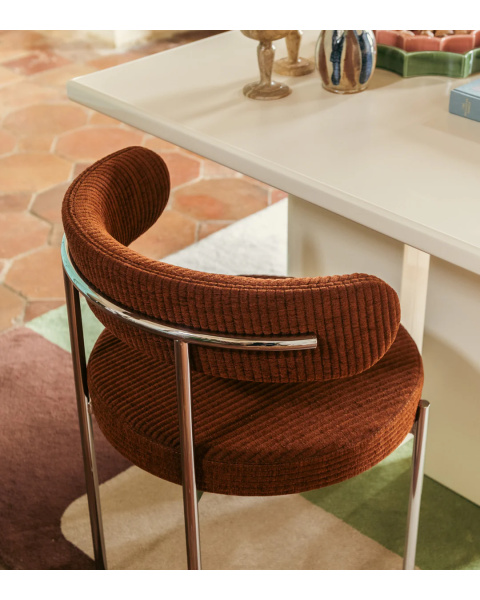 Chaise de bar Libera métal chrome et chenille côtelée marron - 65cm Chaise de bar Libera métal chrome et chenille côtelée marron - 65cm