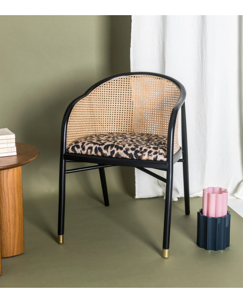 Fauteuil cannage, léopard coton jacquard et hêtre finition noire