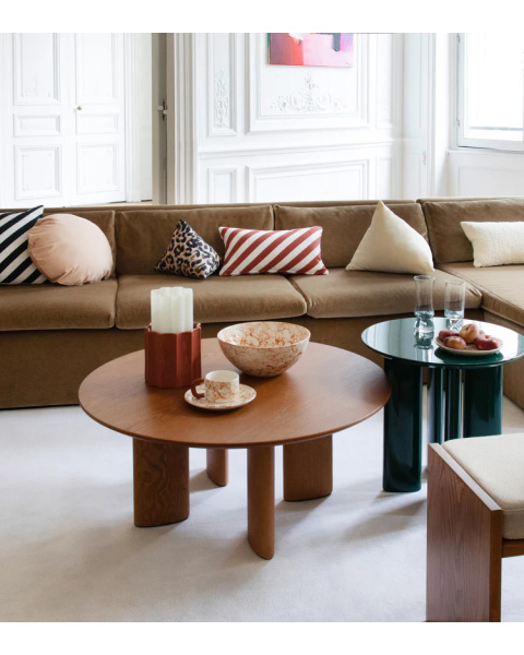 Round ash coffee table with iroko finish Round ash coffee table with iroko finish