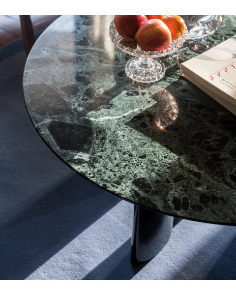 Table basse ronde marbre vert et pieds blanc crème Table basse ronde marbre vert et pieds blanc crème