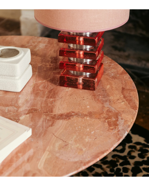 Table basse ronde marbre rose et pieds blanc crème Table basse ronde marbre rose et pieds blanc crème