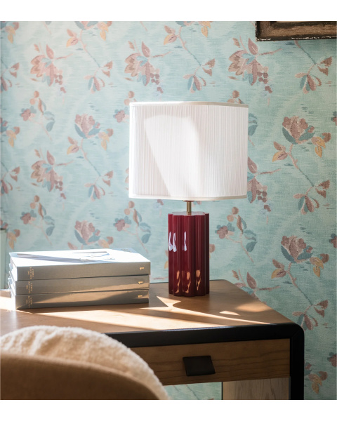 Lampe à poser bordeaux bois laqué et coton plissé