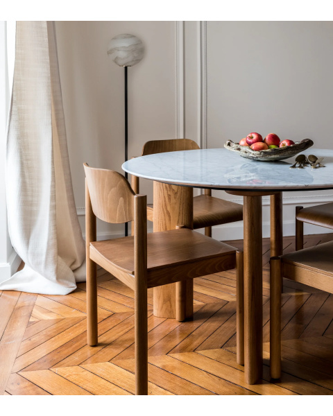 Table de salle à manger marbre blanc et pieds finition iroko 6 places