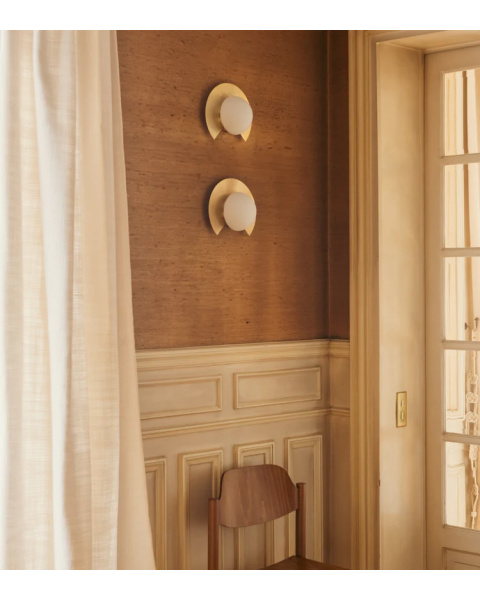 Petite applique laiton brossé et opaline