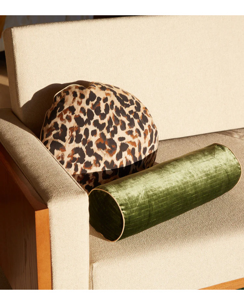 Round leopard jacquard cotton cushion